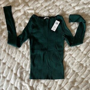 Abercrombie & Fitch Dark Green Off-the-Shoulder Sweater